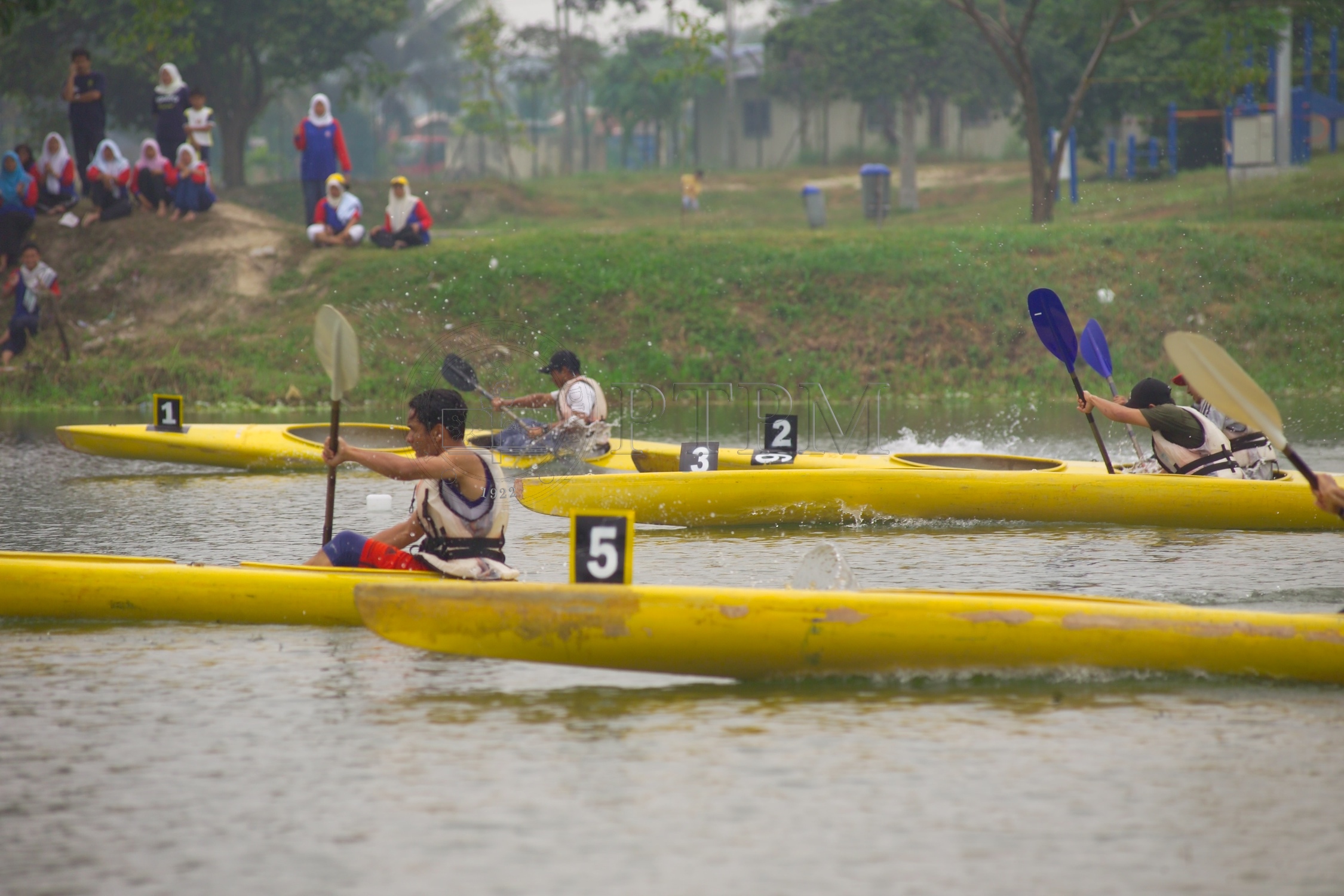 PTPM 05 13 kayak D8XZ8722